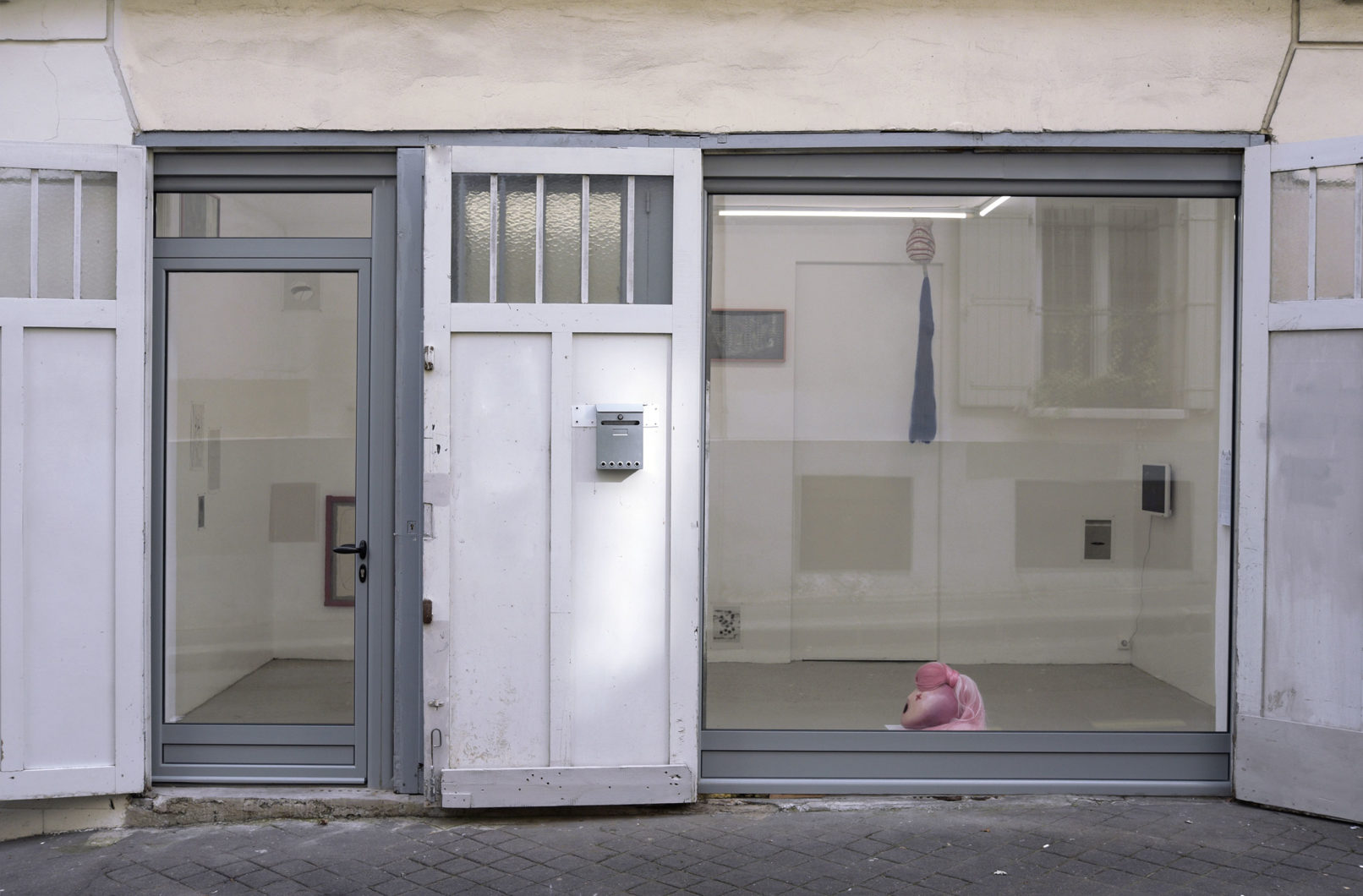 Vue de l'exposition Assemblage #7 Tous les poissons sont pacifistes