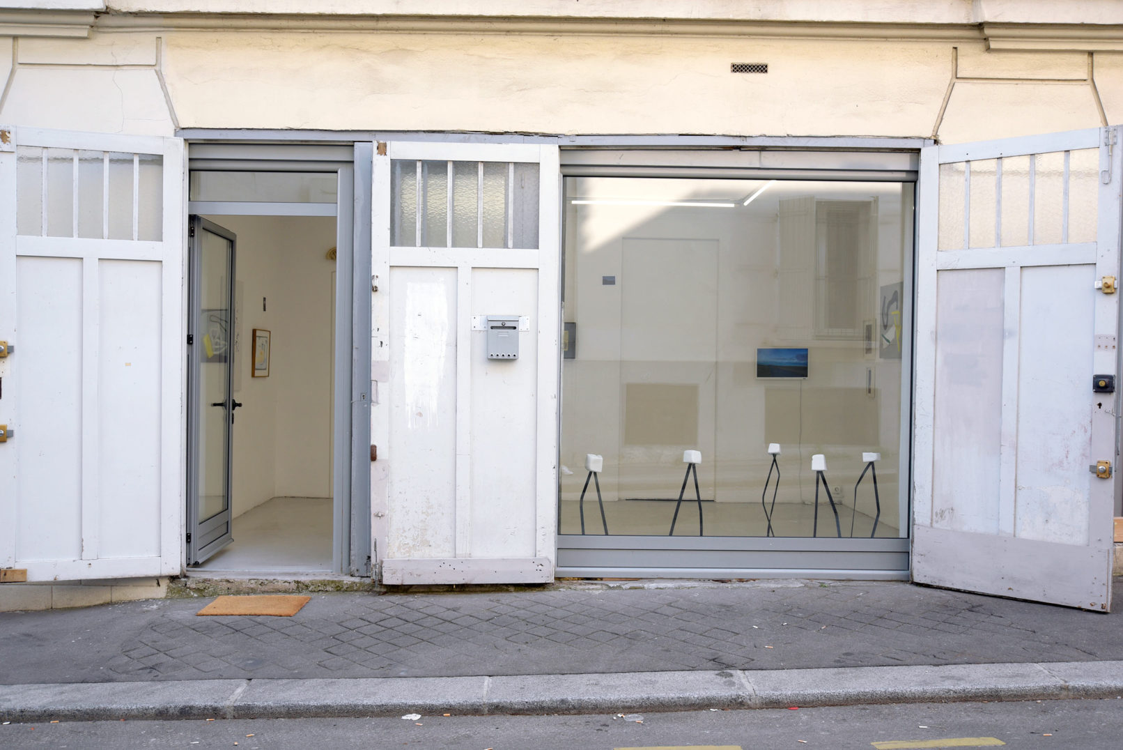 Vue de l'exposition Assemblage #24 Tempus Fugit